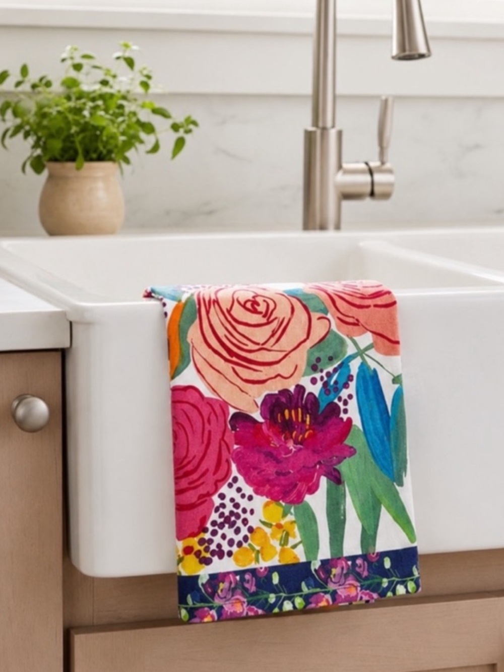 ANTHROPOLOGIE Bridgette Thornton Floral Dish Towel Kitchen Decor Colorful NWT